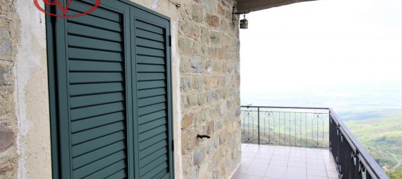 4 rooms Villa in Loro Ciuffenna, Italy No. 236454 2