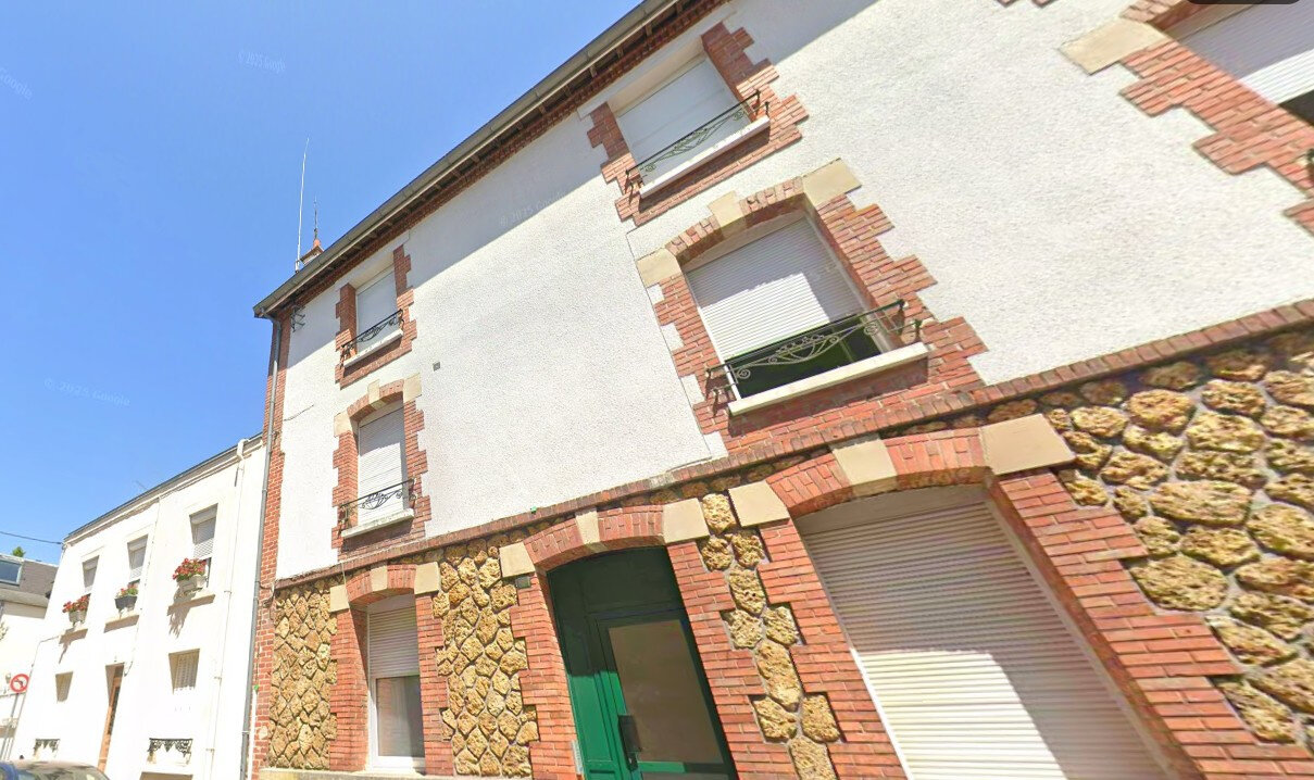 Dúplex de 2 dormitorios en Reims, France No. 52758