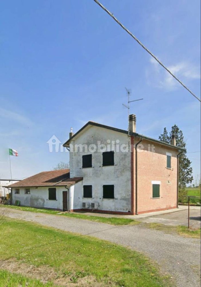 5 bedrooms Villa in Copparo, Italy No. 355122