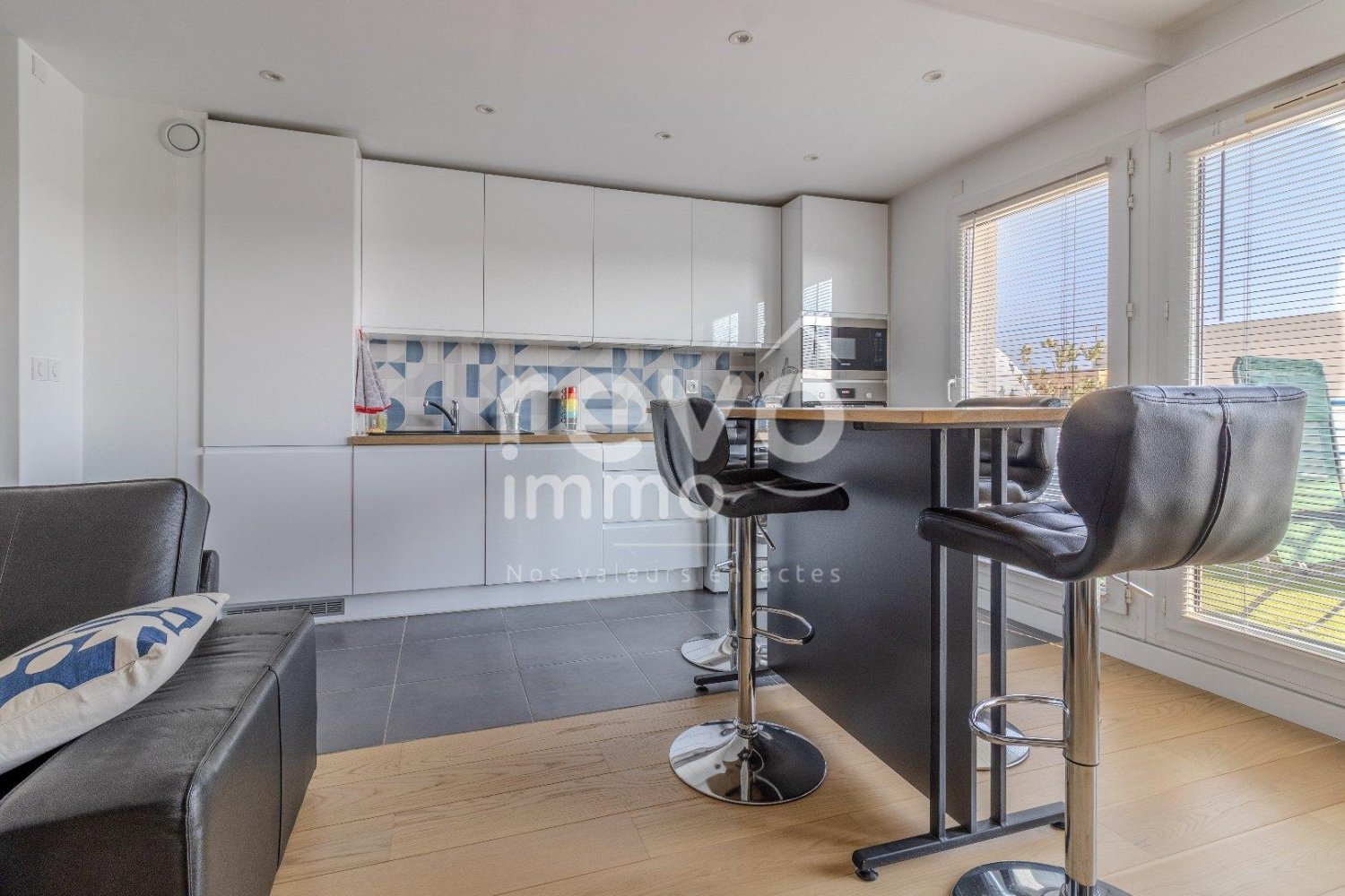 2 bedrooms Apartment in Bordeaux, France No. 334436