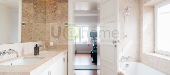 4 bedrooms Apartment in Lisbon, Portugal No. 102017 32