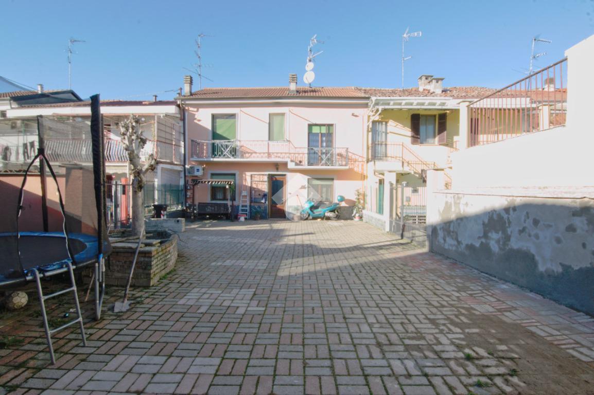 4 rooms House in Casale Monferrato, Italy No. 112284