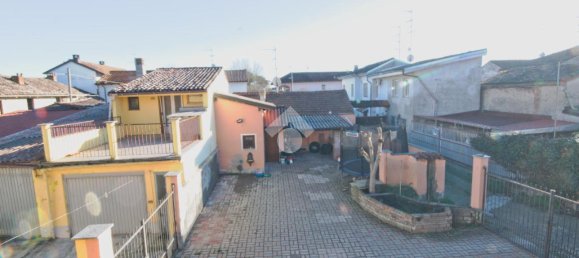4 rooms House in Casale Monferrato, Italy No. 112284 11