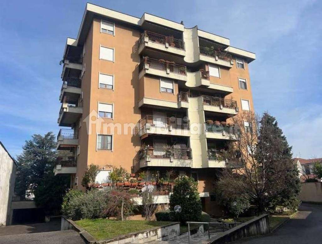 3 غرف نوم شقة في Busto Arsizio, Italy رقم 283498