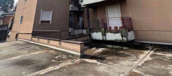 Квартира с 3 спальнями в Бусто Арсицио, Италия № 283498 4