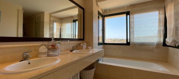 4 bedrooms Apartment in Malaga, Spain No. 121994 35