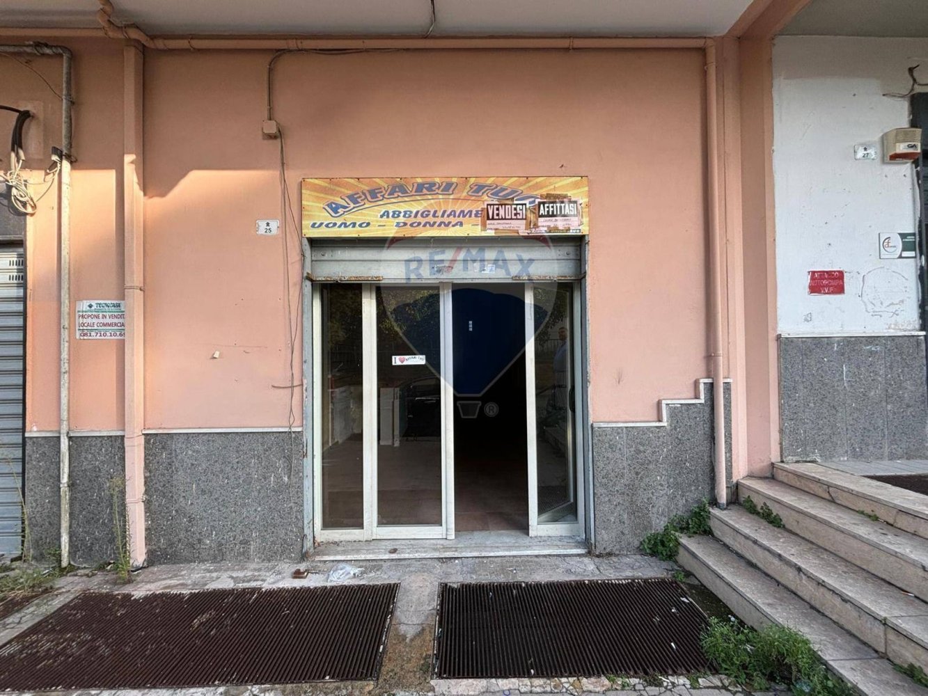 1 room Commercial property in Melito di Napoli, Italy No. 55775
