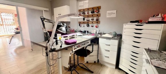 112m² Commercial property in Cabo Roig, Spain No. 184625 11