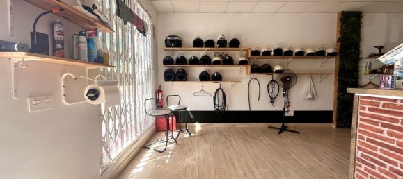 112m² Commercial property in Cabo Roig, Spain No. 184625 8