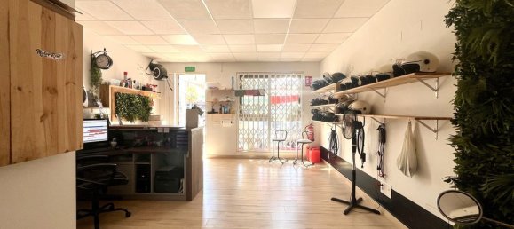 112m² Commercial property in Cabo Roig, Spain No. 184625 10