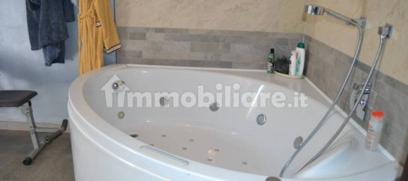 3 bedrooms Villa in Terni, Italy No. 39930 39