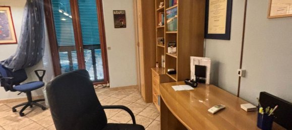 4-Zimmer Wohnung in Naples, Italy, Nr. 282371 9