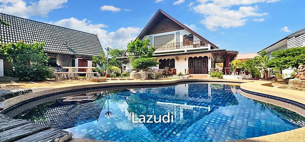 4 bedrooms Villa in Pattaya, Thailand No. 13723