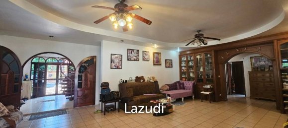 4 bedrooms Villa in Pattaya, Thailand No. 13723 5