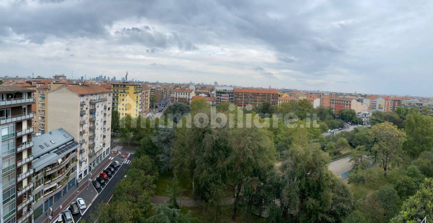 1 bedroom Penthouse in Milan, Italy No. 248012
