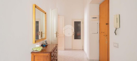3 bedrooms Apartment in Rome, Italy No. 335472 3