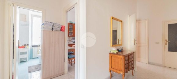 3 bedrooms Apartment in Rome, Italy No. 335472 11