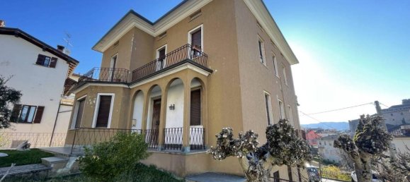 4 rooms Apartment in Bardi, Italy No. 37642 3