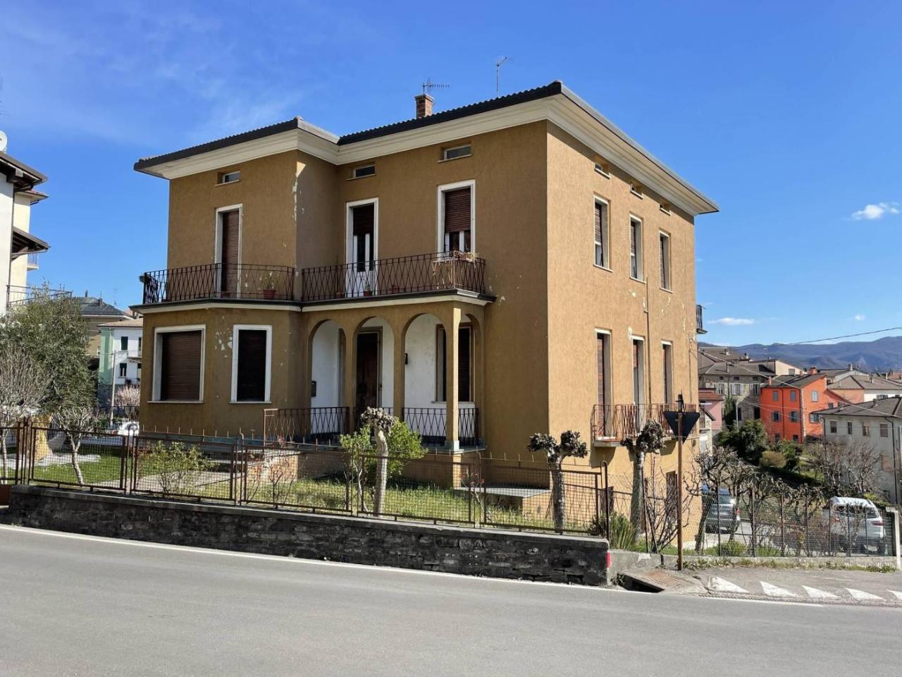 4 rooms Apartment in Bardi, Italy No. 37642