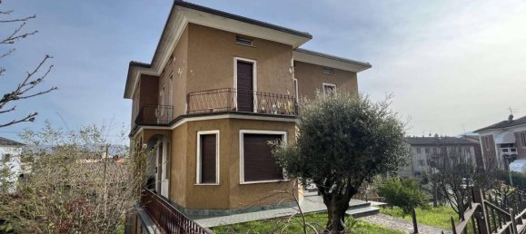 4 rooms Apartment in Bardi, Italy No. 37642 4