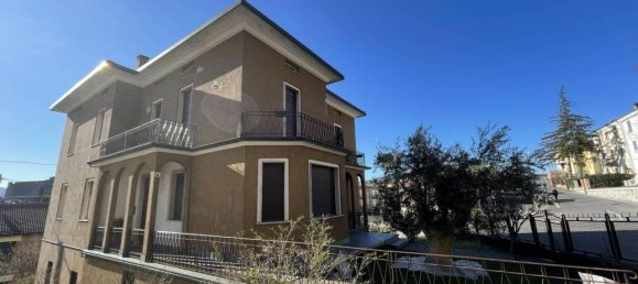 4 rooms Apartment in Bardi, Italy No. 37642 5