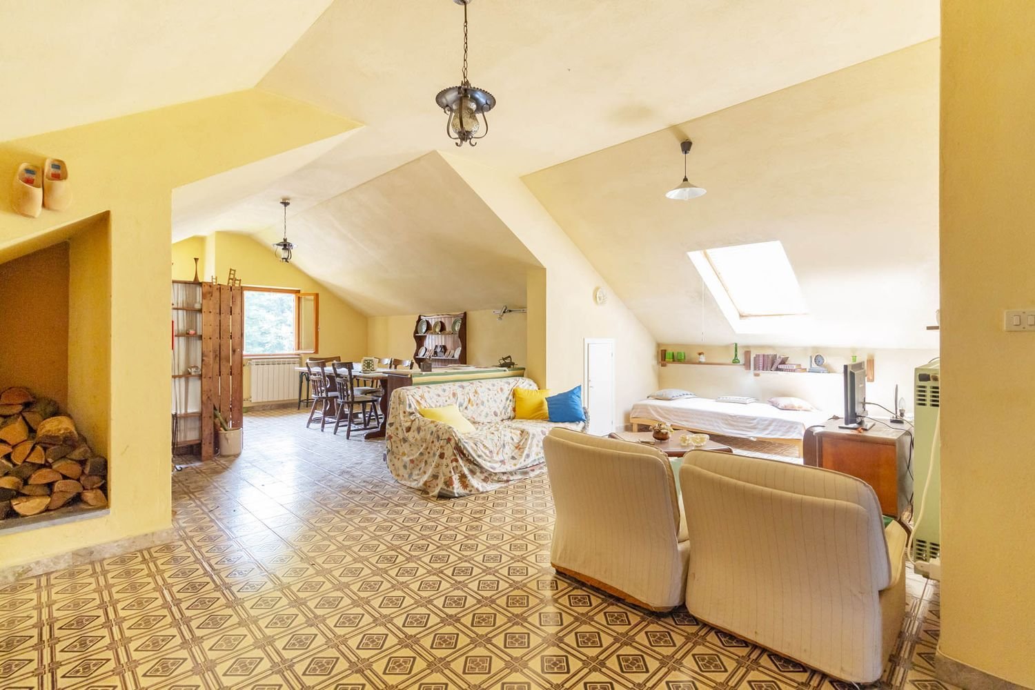 Квартира с 4 комнатами в Урбе, Италия № 305484