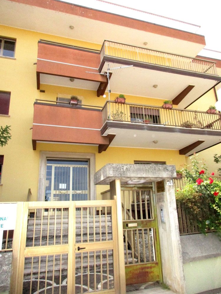 4 rooms Apartment in Vibo Valentia, Italy No. 172387