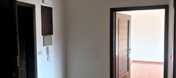 4 rooms Apartment in Vibo Valentia, Italy No. 172387 2