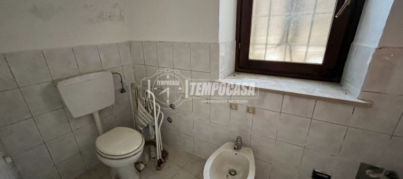 Дом с 6 комнатами в Кастелламонте, Италия № 196951 22