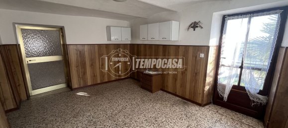 Дом с 6 комнатами в Кастелламонте, Италия № 196951 11