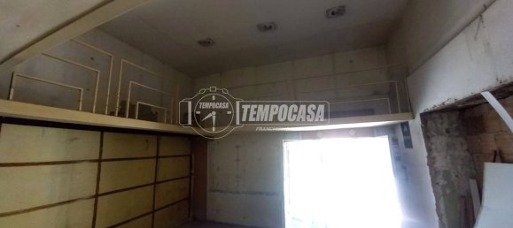 1-Zimmer Gewerbliche Immobilie in Qualiano, Italy, Nr. 308475 8