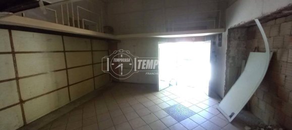 1-Zimmer Gewerbliche Immobilie in Qualiano, Italy, Nr. 308475 7