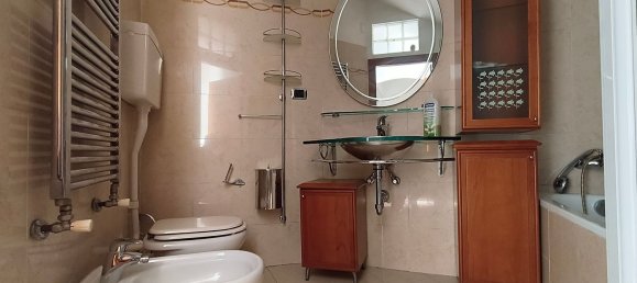 3 rooms Apartment in Genoa, Italy No. 27859 9