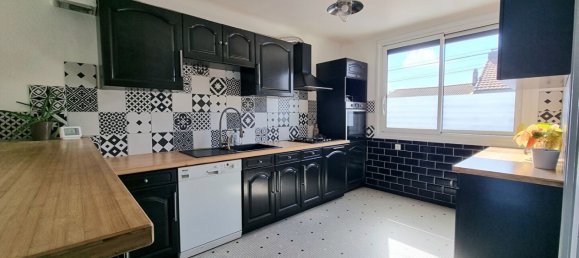 4 bedrooms Villa in Nantes, France No. 100628 6