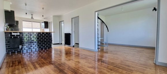 4 bedrooms Villa in Nantes, France No. 100628 2