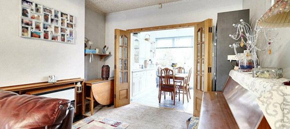 3 bedrooms House in Hayes, United Kingdom No. 5041 2