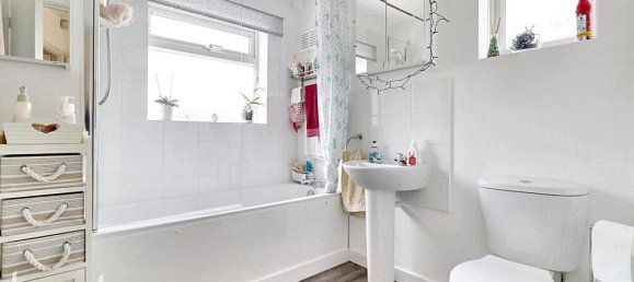 3 bedrooms House in Hayes, United Kingdom No. 5041 14