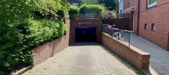 Parkplatz in Hamburg-Nord, Germany, Nr. 236613 3