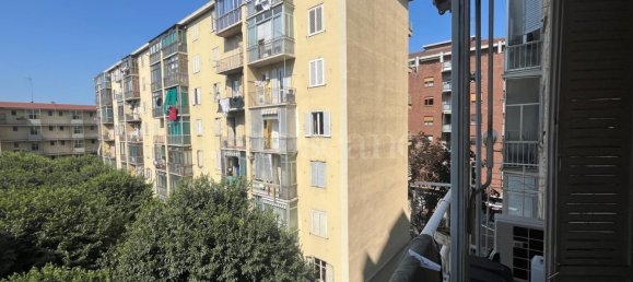 3 rooms Apartment in Turin, Italy No. 279898 8