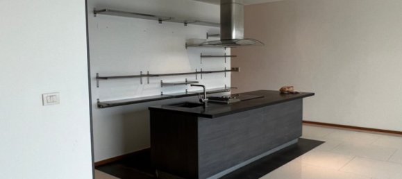 3 bedrooms Condo in Bangkok, Thailand No. 6342 3