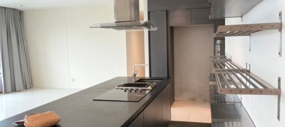 3 bedrooms Condo in Bangkok, Thailand No. 6342 6