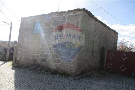 2 bedrooms House in Guarda, Portugal No. 24532