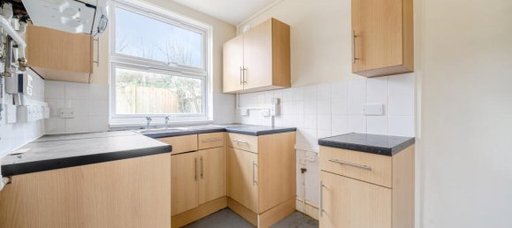 1 bedroom Apartment in London, United Kingdom No. 7827 3