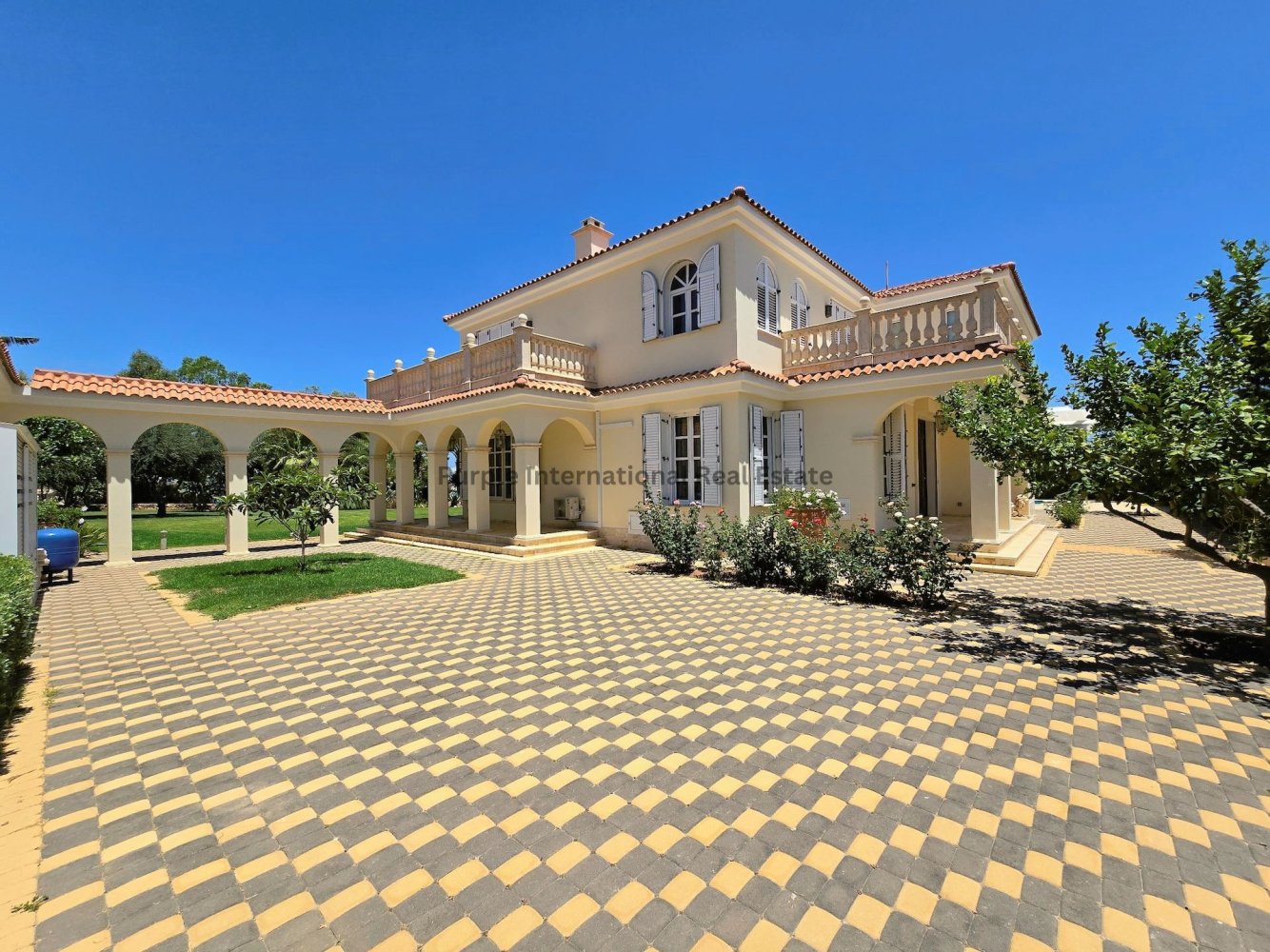 Villa de 4 dormitorios en Protaras, Cyprus No. 5216