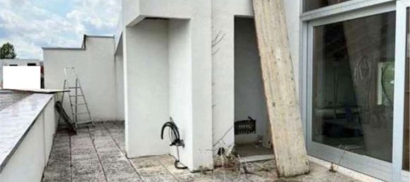 10 rooms Apartment in Padua, Italy No. 15419 13