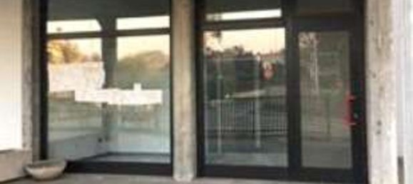 59m² Commercial property in Besnate, Italy No. 13949 6