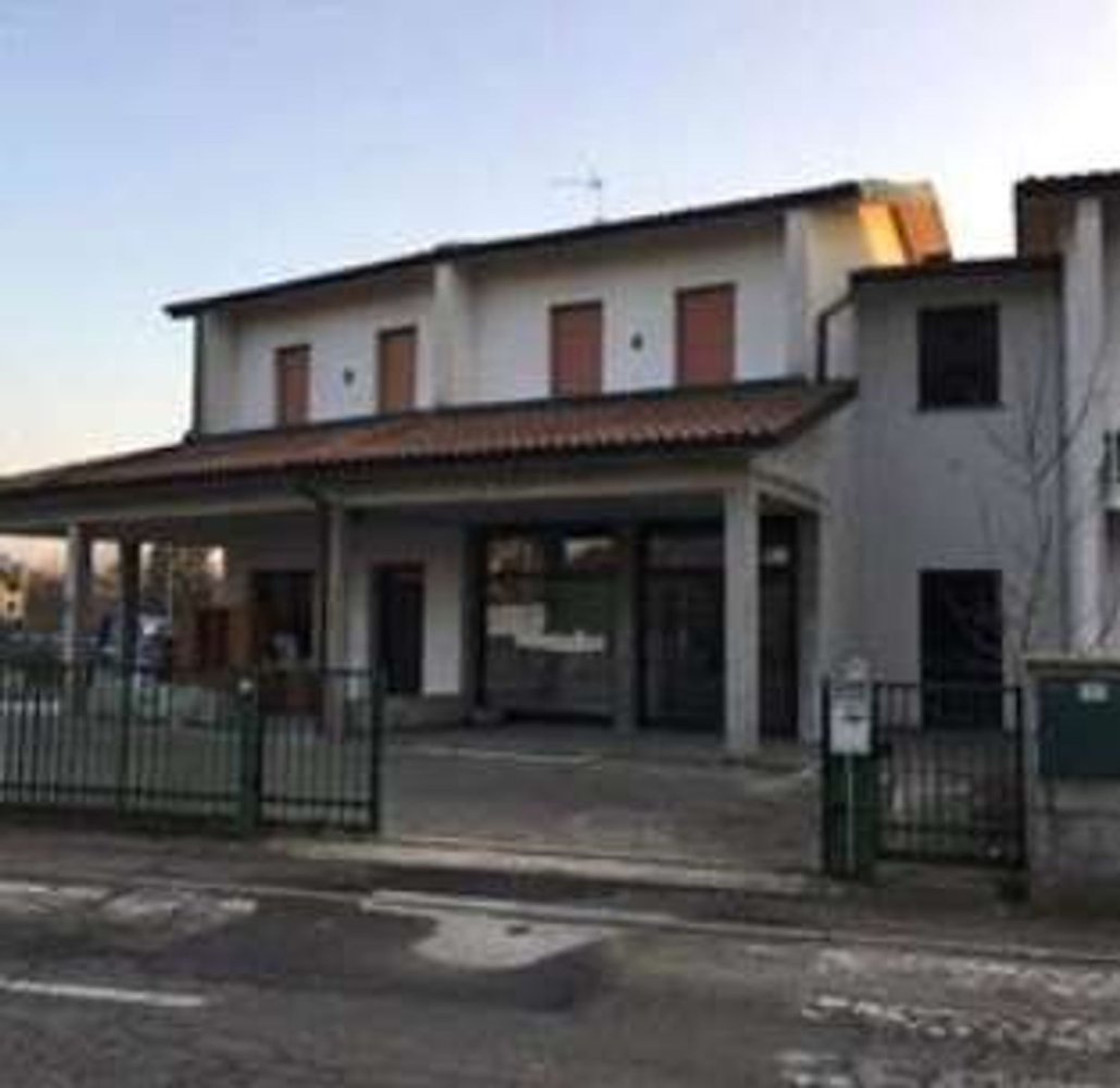 59m² Commercial property in Besnate, Italy No. 13949