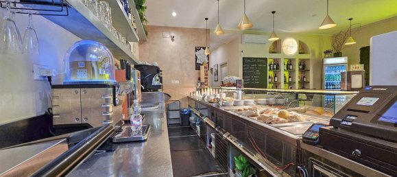 85m² Commercial property in Rome, Italy No. 221485 3