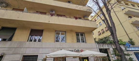 85m² Commercial property in Rome, Italy No. 221485 11