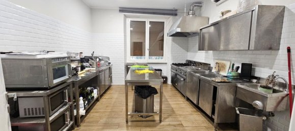 85m² Commercial property in Rome, Italy No. 221485 16